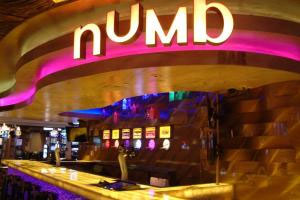 NUMB BAR & FROZEN COCKTAILS