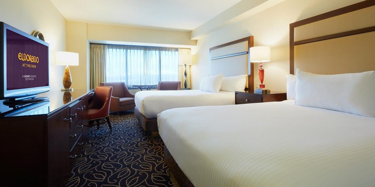 SKYLINE PREMIUM ROOM | 2 QUEENS